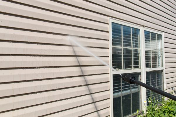 Pressure Washing in Escondido