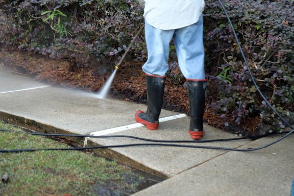 Cost of Sidewalk Washing in Escondido