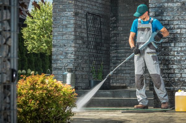 Outside House Cleaning in Escondido