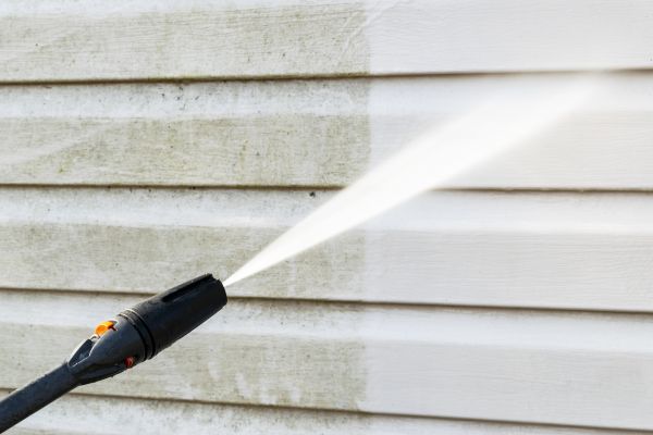 Siding Pressure Cleaning in Escondido