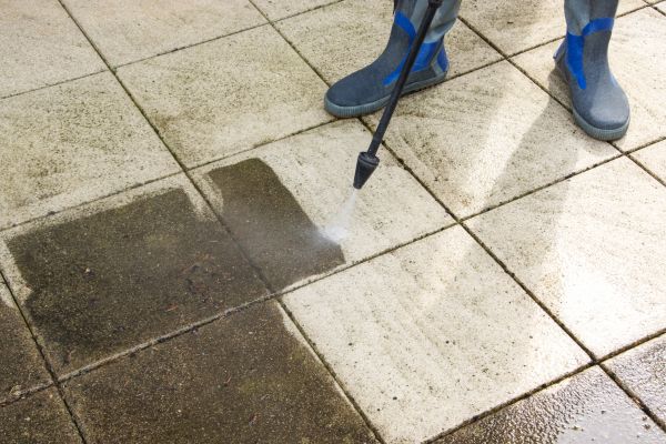 Cost of Outdoor Concrete Cleaning in Escondido