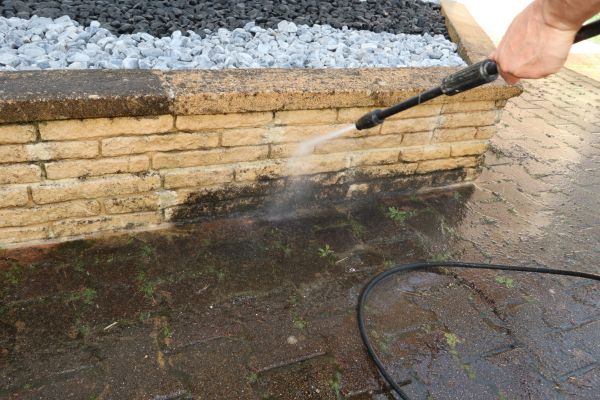 Retaining Wall Power Washing in Escondido