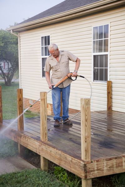 Deck Mold Cleaning in Escondido