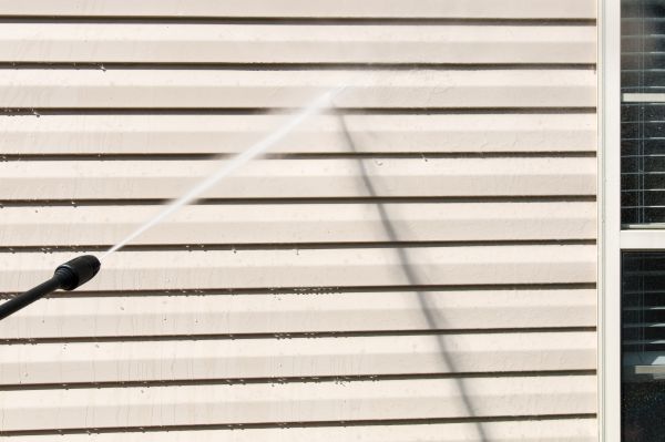 Cost of Apartment Power Washing in Escondido