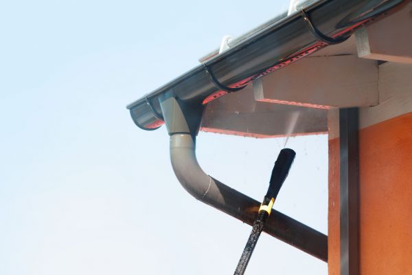 Eaves Power Washing in Escondido