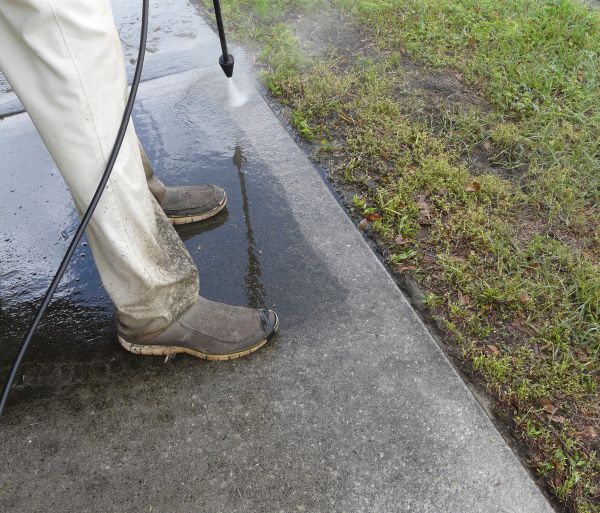 Cost of Concrete Slab Powerwashing in Escondido