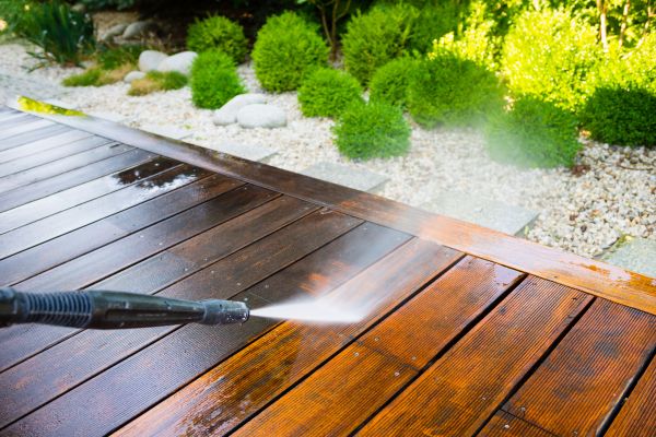 Deck Cleaning in Escondido